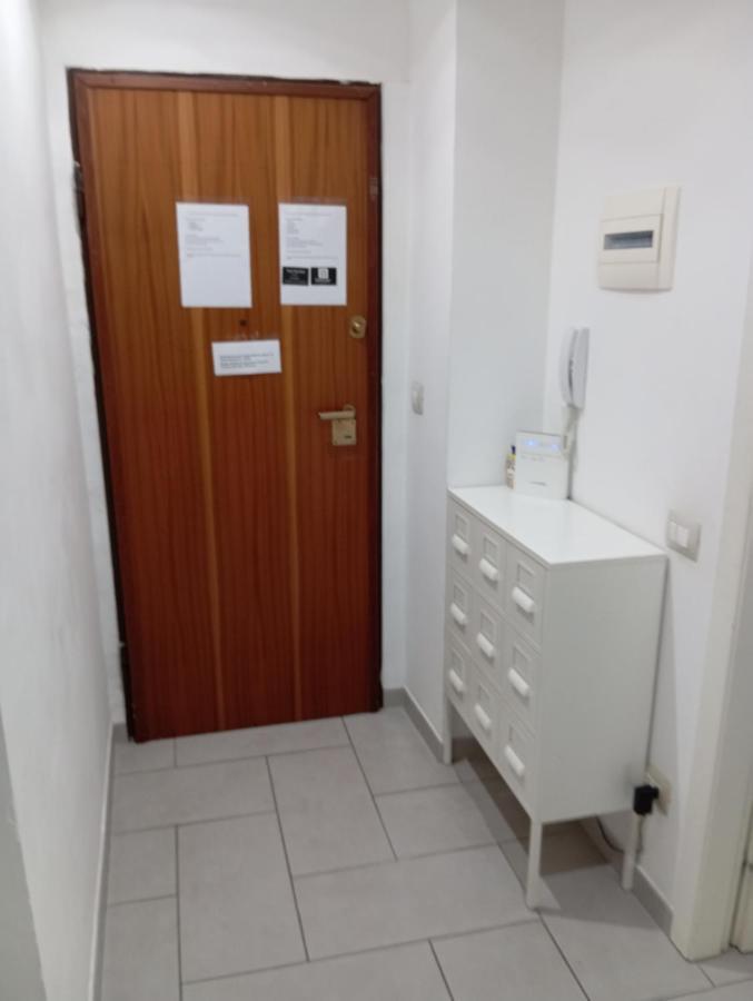 Apartament Famagosta Milano Lägenhet Exteriör bild